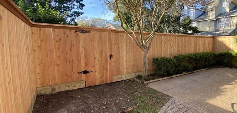 Wooden fence installation, Metairie, New Orleans, Jefferson